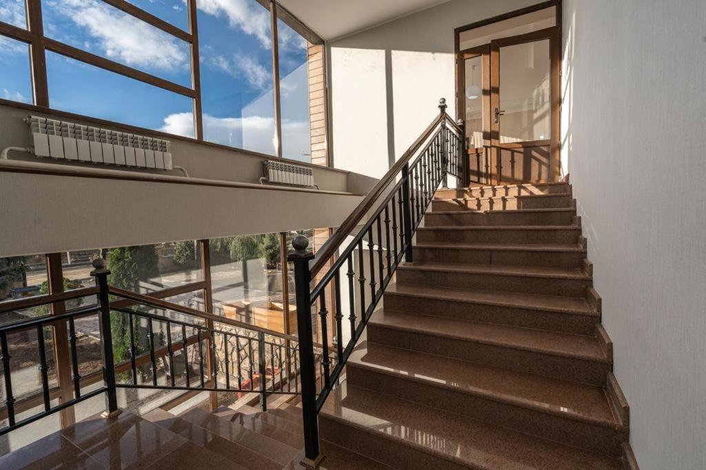 Muras Hotel Karakol Ngoại thất bức ảnh