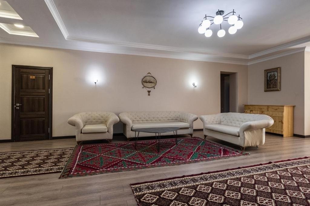 Muras Hotel Karakol Ngoại thất bức ảnh